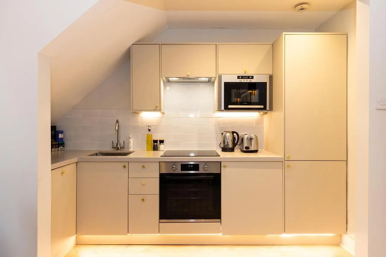 Righ Properties - Luxurious City Centre Three Bedroom Apartment Édimbourg