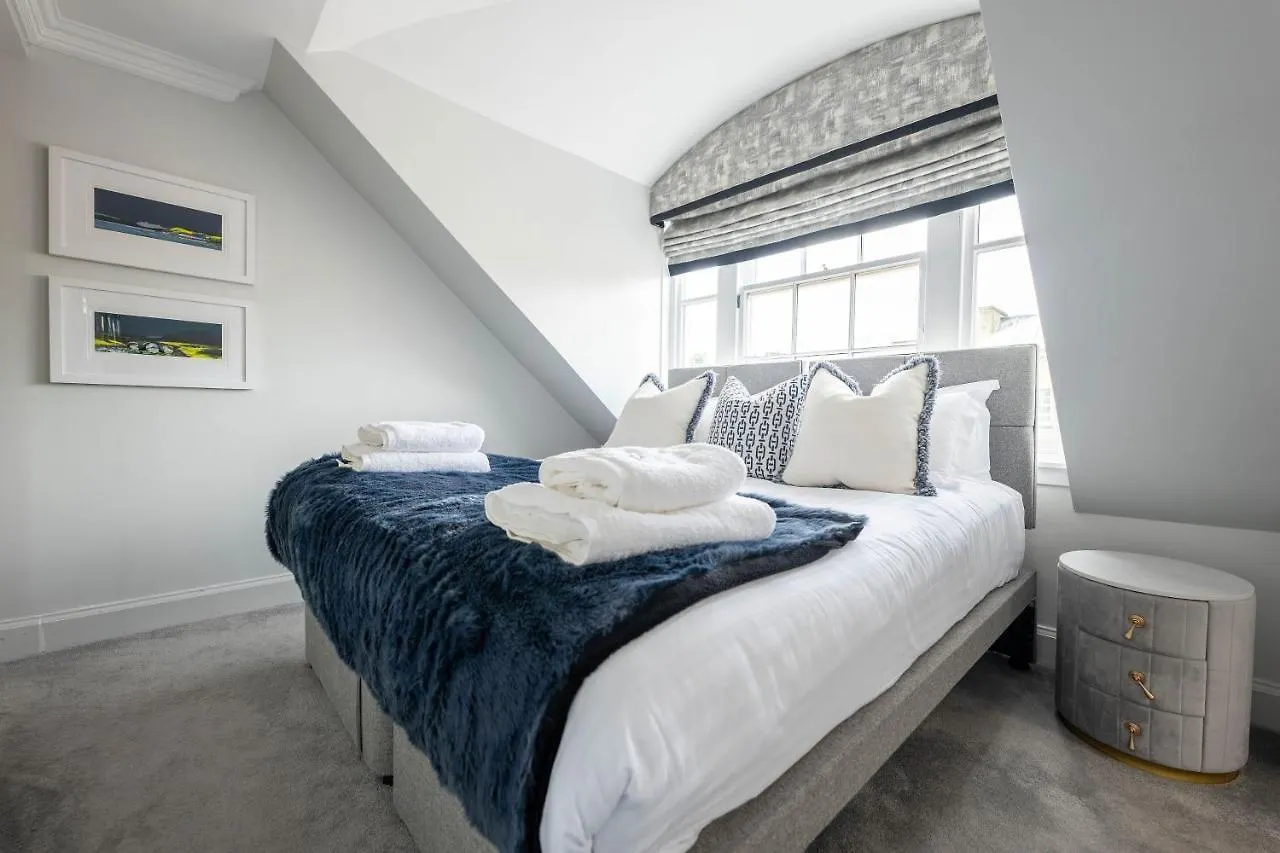 Righ Properties - Luxurious City Centre Three Bedroom Apartment Édimbourg